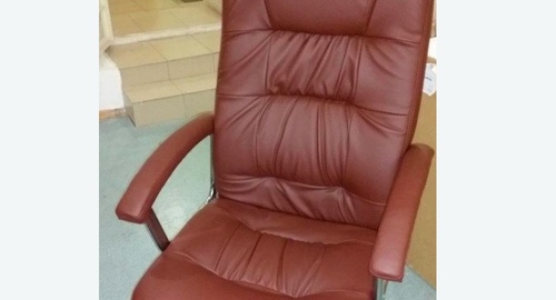 Обтяжка офисного кресла. Бологое
